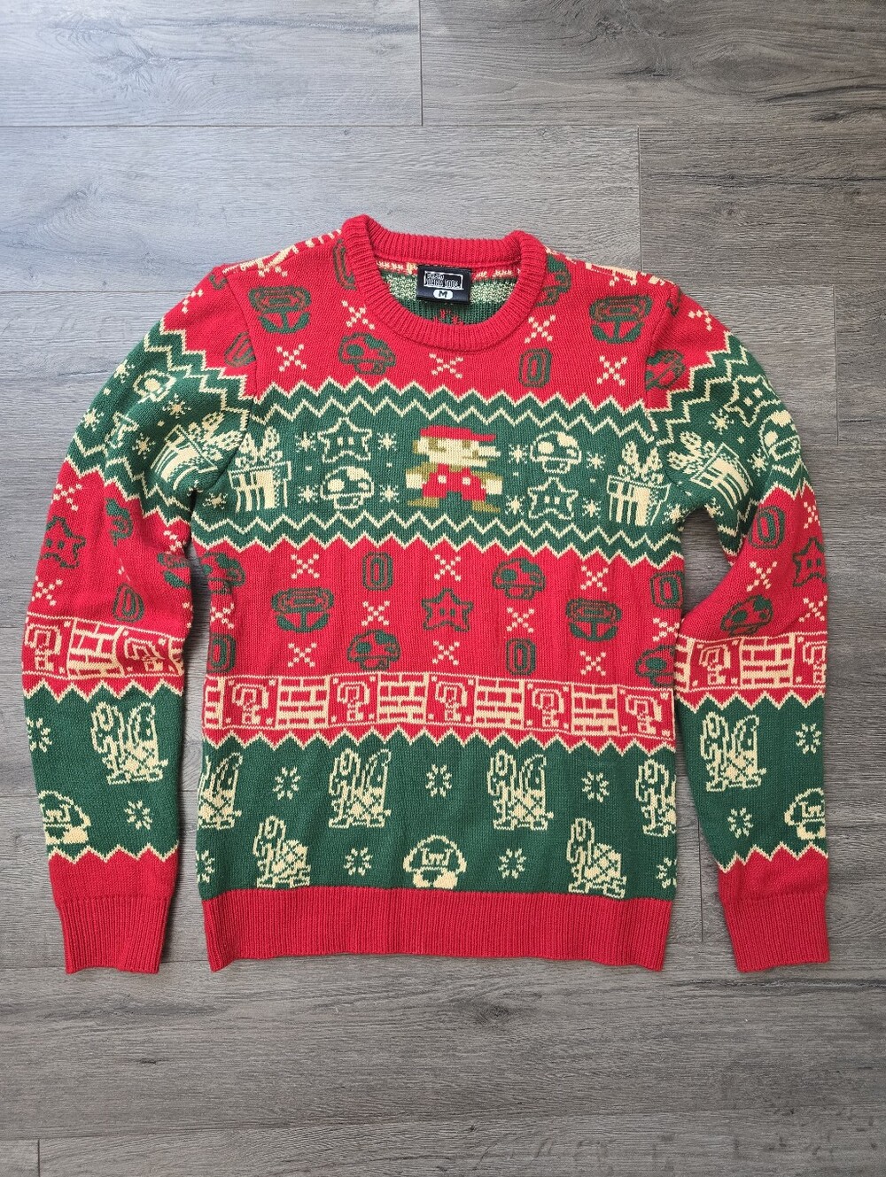 ThinkGeek Nintendo Super Mario Brothers Sweater 2018 Size Medium Unisex